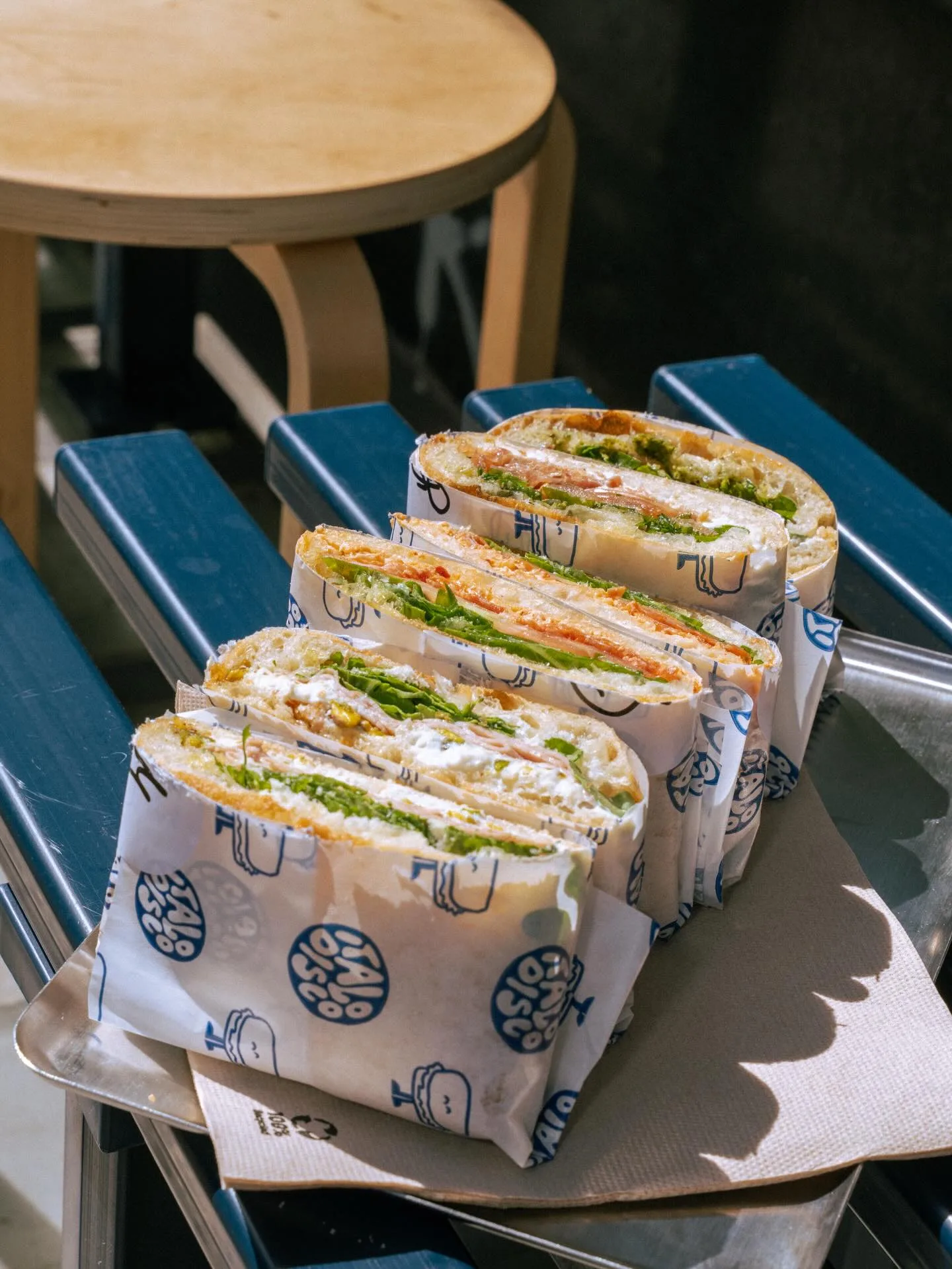 Gallery sandwiches bench